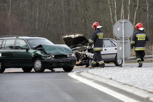Jak informuje Ubezpieczeniowy Fundusz Gwarancyjny już 75% wykrywanych przypadków braku polisy OC odbywa się poprzez ustalenia własne UFG, bez bezpośredniego kontaktu z właścicielem auta. Pozostałe przypadki ujawniane są dzięki kontroli policji lub innych organów do tego upoważnionych.
Fot. Archiwum Jak informuje Ubezpieczeniowy Fundusz Gwarancyjny już 75% wykrywanych przypadków braku polisy OC odbywa się poprzez ustalenia własne UFG, bez bezpośredniego kontaktu z właścicielem auta. Pozostałe przypadki ujawniane są dzięki kontroli policji lub innych organów do tego upoważnionych.
Fot. Archiwum