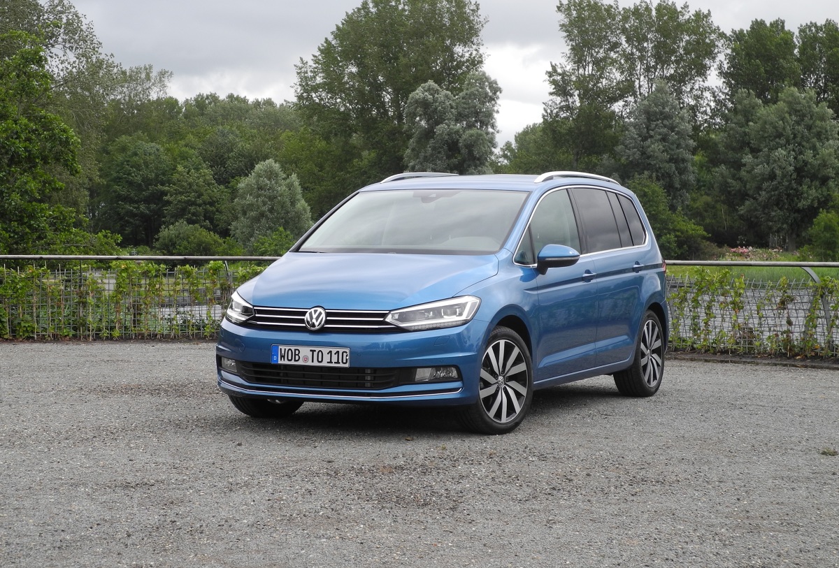 Volkswagen Touran 2015. Dane techniczne i wrażenia z jazdy