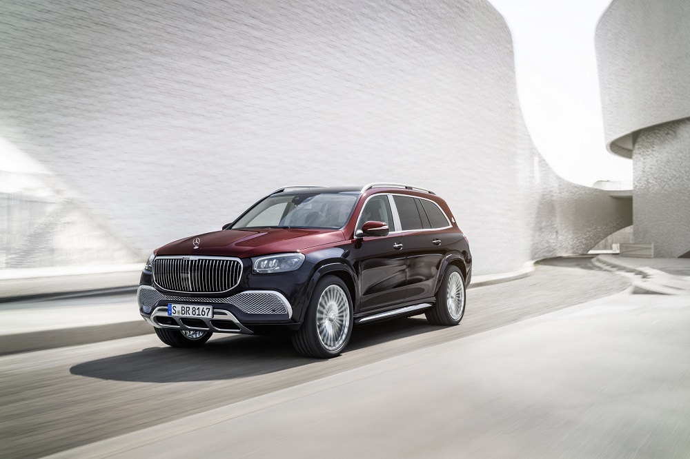 Mercedes postanowił ze swojego największego SUV-a uczynić synonim luksusu. Bentley Bentayga oraz Rolls-Royce Cullinan mają nowego rywala.
Fot. Mercedes Mercedes postanowił ze swojego największego SUV-a uczynić synonim luksusu. Bentley Bentayga oraz Rolls-Royce Cullinan mają nowego rywala.
Fot. Mercedes