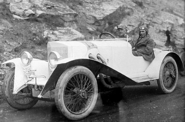 Sportowy Steiger 11/55. Za kierownicą właściciel firmy, Walther Steiger. Jego fabryka wyprodukowała łącznie ok. 3 tys. samochodów / Fot. Archiwum Sportowy Steiger 11/55. Za kierownicą właściciel firmy, Walther Steiger. Jego fabryka wyprodukowała łącznie ok. 3 tys. samochodów / Fot. Archiwum