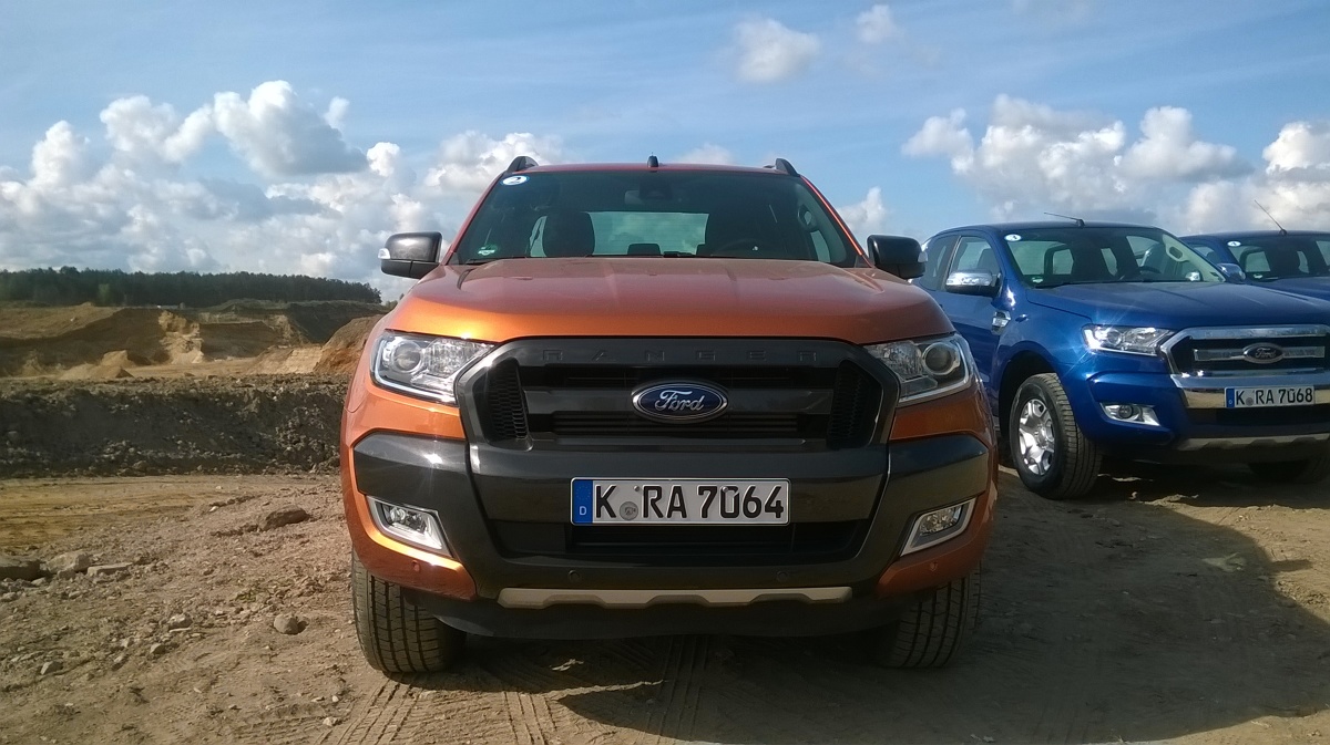 Ford Ranger
Najnowszy pickup Ford Ranger pod względem jakościowym i technicznym zbliżył się do aut osobowych, oferując nadal spore możliwości transportowe.
Fot. Janusz Steinbarth Ford Ranger
Najnowszy pickup Ford Ranger pod względem jakościowym i technicznym zbliżył się do aut osobowych, oferując nadal spore możliwości transportowe.
Fot. Janusz Steinbarth