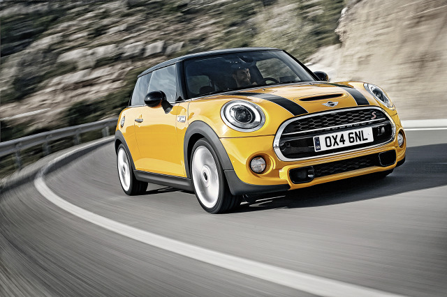 Samochody o najwyższej wartości rezydualnej na polskim rynku najmniej tracące na wartości
1. Mini Cooper
Cena 84 800 zł
Wartość rezydualna po trzech latach 58,6%
Fot. Mini Samochody o najwyższej wartości rezydualnej na polskim rynku najmniej tracące na wartości
1. Mini Cooper
Cena 84 800 zł
Wartość rezydualna po trzech latach 58,6%
Fot. Mini
