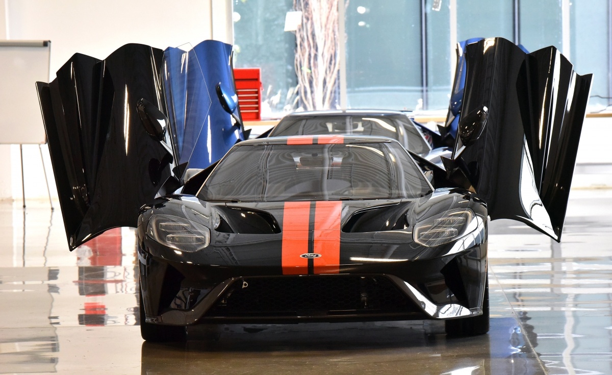 Ford GT
Nowego Forda GT napędza podwójnie doładowany silnik 3.5 V6 EcoBoost o mocy 600 KM.
Fot. Ford Ford GT
Nowego Forda GT napędza podwójnie doładowany silnik 3.5 V6 EcoBoost o mocy 600 KM.
Fot. Ford