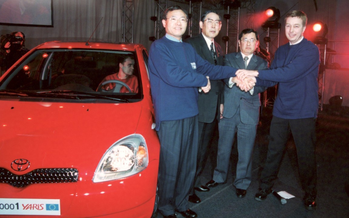 Toyota Yaris
Toyota Motor Manufacturing France (TMMF) wyprodukowała 3-milionową Toyotę Yaris. Jest to dwubarwny Yaris Hybrid w wersji Selection. W ciągu 15 lat w powstawały 3 generacje samochodu, w tym wersje hybrydowe i odmiana na rynek amerykański.
Fot. Toyota Toyota Yaris
Toyota Motor Manufacturing France (TMMF) wyprodukowała 3-milionową Toyotę Yaris. Jest to dwubarwny Yaris Hybrid w wersji Selection. W ciągu 15 lat w powstawały 3 generacje samochodu, w tym wersje hybrydowe i odmiana na rynek amerykański.
Fot. Toyota