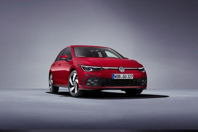 Volkswagen Golf GTI
Mówi się, że nowa odmiana będzie droższa o około 10 proc. od poprzednika, a to oznacza poziom wyjściowy od ok. 145 tys. zł.
Fot. Volkswagen Volkswagen Golf GTI
Mówi się, że nowa odmiana będzie droższa o około 10 proc. od poprzednika, a to oznacza poziom wyjściowy od ok. 145 tys. zł.
Fot. Volkswagen