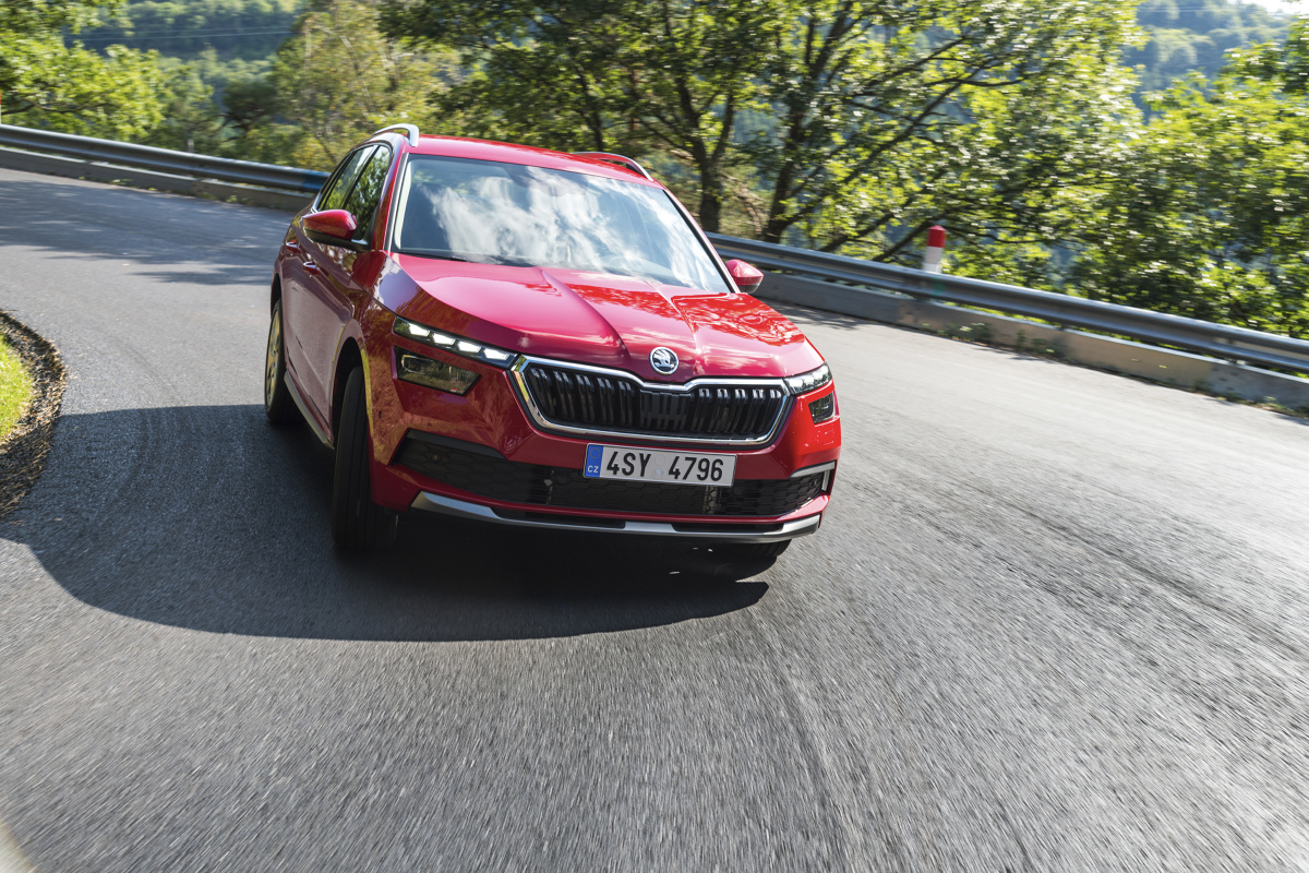 Skoda Kamiq
Bezpieczny samochód musi się wyróżniać nie tylko liczbą poduszek powietrznych, układami ABS i ESP. Obecnie to już standard. Nowoczesne auto jest obecnie wyposażone w szereg systemów, które wspomagają kierowcę podczas jazdy.
Fot. Skoda Skoda Kamiq
Bezpieczny samochód musi się wyróżniać nie tylko liczbą poduszek powietrznych, układami ABS i ESP. Obecnie to już standard. Nowoczesne auto jest obecnie wyposażone w szereg systemów, które wspomagają kierowcę podczas jazdy.
Fot. Skoda