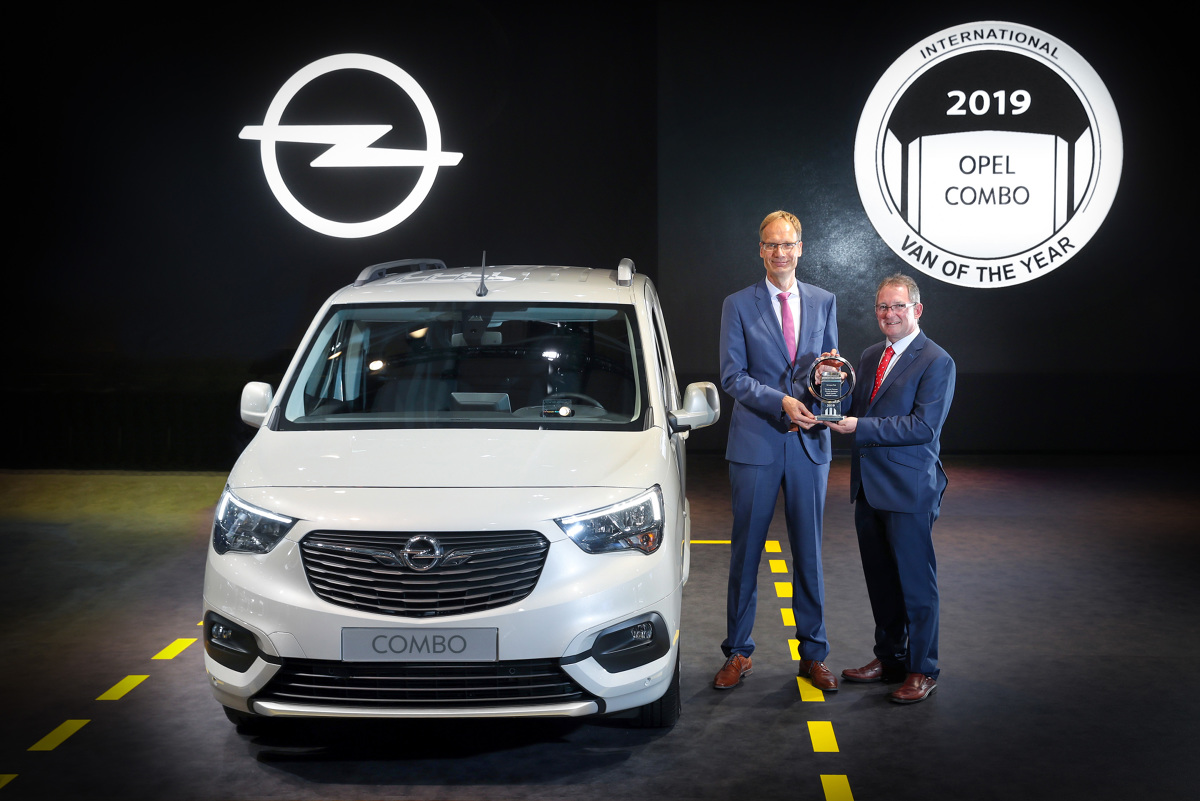 Nowy Opel Combo Cargo zdobył tytuł International Van of the Year 2019 — IVOTY  (Międzynarodowy Samochód Dostawczy Roku 2019). To najbardziej pożądana nagroda w segmencie lekkich pojazdów użytkowych. 

Fot. Opel 