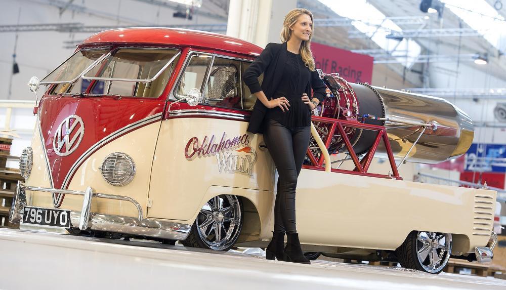 Essen Motor Show 2016
O tym, że w świecie tuningu ograniczenia są wyznaczane jedynie przez budżet i wyobraźnię można przekonać się, odwiedzając wystawę tematyczną "Designstudien und Crazy Cars". Niespodzianką czekającą w kolejnej hali jest ekspozycja prototypów, które powstały w jednostkowych egzemplarzach i nigdy nie doczekały się seryjnej produkcji.
fot. Messe Essen / Rainer Schimm Essen Motor Show 2016
O tym, że w świecie tuningu ograniczenia są wyznaczane jedynie przez budżet i wyobraźnię można przekonać się, odwiedzając wystawę tematyczną "Designstudien und Crazy Cars". Niespodzianką czekającą w kolejnej hali jest ekspozycja prototypów, które powstały w jednostkowych egzemplarzach i nigdy nie doczekały się seryjnej produkcji.
fot. Messe Essen / Rainer Schimm