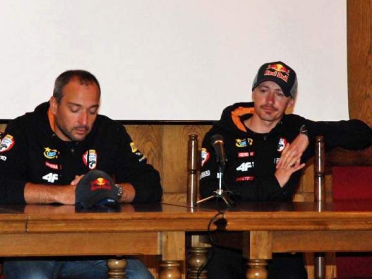 Adam Małysz ćwiczy na poligonie drawskim przed Rajdem Dakar Adam Małysz ćwiczy na poligonie drawskim przed Rajdem Dakar