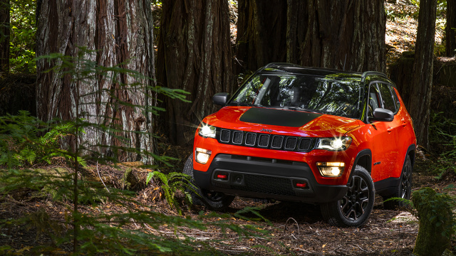 Jeep Compass
Oficjalna premiera samochodu nastąpi na salonie samochodowym w Los Angeles w listopadzie, natomiast model do sprzedaży wejdzie początku przyszłego roku.
fot. Jeep Jeep Compass
Oficjalna premiera samochodu nastąpi na salonie samochodowym w Los Angeles w listopadzie, natomiast model do sprzedaży wejdzie początku przyszłego roku.
fot. Jeep