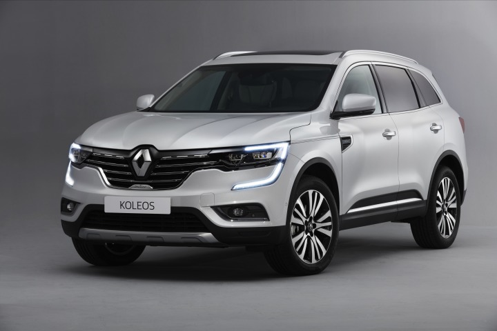 Renault Koleos
W gamie silników przewidziano trzy jednostki: Energy dCi 130 4x2 z mechaniczną 6-stopniową skrzynią biegów, Energy dCi 175 4x4 z mechaniczną 6-stopniową skrzynią biegów, oraz Energy dCi 175 4x4 ze skrzynią biegów X-Tronic.
Fot. Renault Renault Koleos
W gamie silników przewidziano trzy jednostki: Energy dCi 130 4x2 z mechaniczną 6-stopniową skrzynią biegów, Energy dCi 175 4x4 z mechaniczną 6-stopniową skrzynią biegów, oraz Energy dCi 175 4x4 ze skrzynią biegów X-Tronic.
Fot. Renault