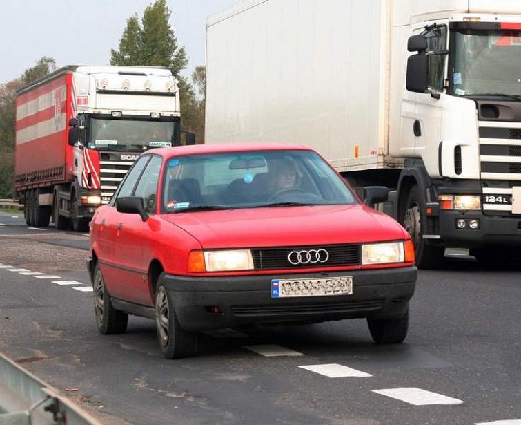 Uszkodziłeś auto przez zły stan drogi? Masz prawo do odszkodowania! Uszkodziłeś auto przez zły stan drogi? Masz prawo do odszkodowania!