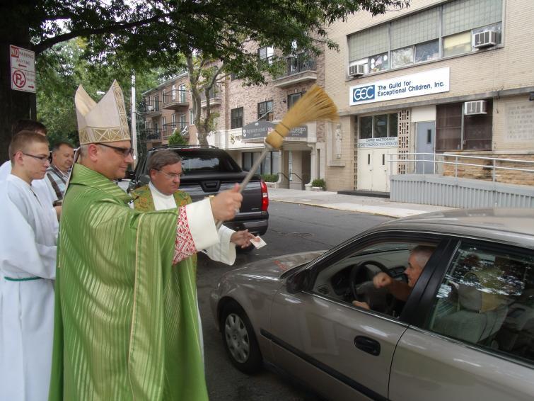 Biskup Miziński poświęcił auta Polonii nowojorskiej (zdjęcia) Biskup Miziński poświęcił auta Polonii nowojorskiej (zdjęcia)