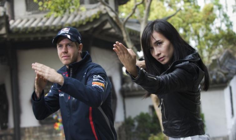 Sebastian Vettel w azjatyckim kinie akcji. Zobacz film Sebastian Vettel w azjatyckim kinie akcji. Zobacz film