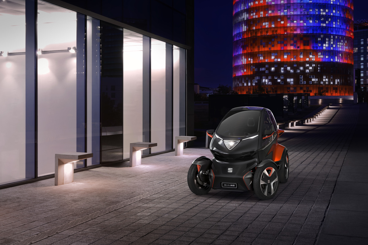 Seat Minimo
Z długością 2,5 m i szerokością 1,24 m, pojazd jest wystarczająco kompaktowy, aby przemierzyć nawet najbardziej zatłoczone ulice miasta i zmieścić się na najmniejszym parkingu – zajmuje powierzchnię zaledwie 3,1 m2.
Fot. Seat Seat Minimo
Z długością 2,5 m i szerokością 1,24 m, pojazd jest wystarczająco kompaktowy, aby przemierzyć nawet najbardziej zatłoczone ulice miasta i zmieścić się na najmniejszym parkingu – zajmuje powierzchnię zaledwie 3,1 m2.
Fot. Seat