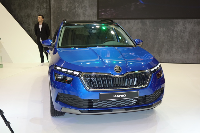 Dniem prasowym rozpoczął się Poznań Motor Show 2019. To okazja do zobaczenia wielu motoryzacyjnych premier i pięknych kobiet, które goszczą na stoiskach marek.
Fot. Ryszard M. Perczak Dniem prasowym rozpoczął się Poznań Motor Show 2019. To okazja do zobaczenia wielu motoryzacyjnych premier i pięknych kobiet, które goszczą na stoiskach marek.
Fot. Ryszard M. Perczak