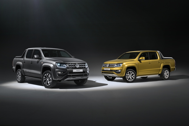 Podczas Międzynarodowej Wystawy Samochodowej (IAA) we Frankfurcie marka Volkswagen Samochody Użytkowe prezentując koncepcyjny model Amarok Aventura Exclusive z metalizowanym lakierem w kolorze Kurkuma zapowiada przyszłe auto z najmocniejszym w gamie silnikiem 3.0 TDI. We Frankfurcie będzie także prezentowany nowy model specjalny Dark Label, który wiosną 2018 roku pojawi się w sprzedaży.
Fot. Volkswagen Podczas Międzynarodowej Wystawy Samochodowej (IAA) we Frankfurcie marka Volkswagen Samochody Użytkowe prezentując koncepcyjny model Amarok Aventura Exclusive z metalizowanym lakierem w kolorze Kurkuma zapowiada przyszłe auto z najmocniejszym w gamie silnikiem 3.0 TDI. We Frankfurcie będzie także prezentowany nowy model specjalny Dark Label, który wiosną 2018 roku pojawi się w sprzedaży.
Fot. Volkswagen