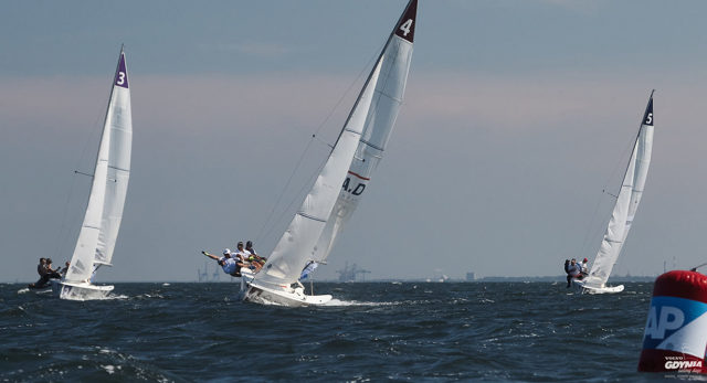 W niedzielę 21 lipca rozpoczną się największe regaty w naszym kraju – Volvo Gdynia Sailing Days. Będzie to dwudziesta edycja tej imprezy i jednocześnie ósma, w której nasza marka jest głównym sponsorem. Już niebawem na wodach zatoki gdańskiej będą się ścigać setki żeglarzy w kilkudziesięciu różnych klasach.
Fot. Volvo W niedzielę 21 lipca rozpoczną się największe regaty w naszym kraju – Volvo Gdynia Sailing Days. Będzie to dwudziesta edycja tej imprezy i jednocześnie ósma, w której nasza marka jest głównym sponsorem. Już niebawem na wodach zatoki gdańskiej będą się ścigać setki żeglarzy w kilkudziesięciu różnych klasach.
Fot. Volvo