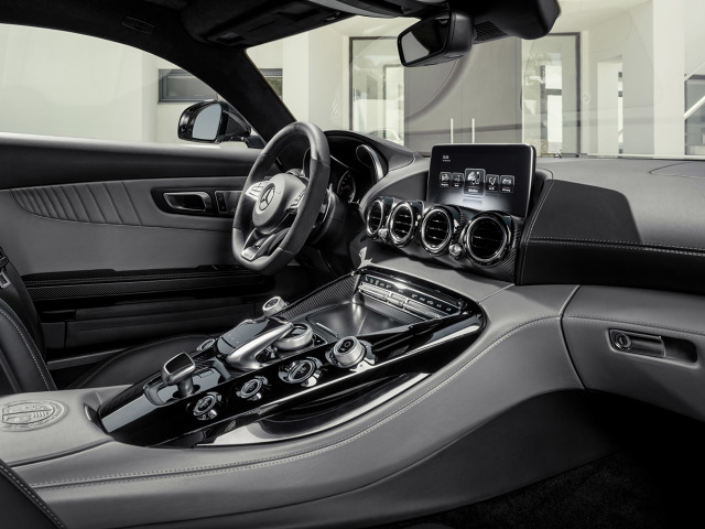 zdjęcie Mercedes-Benz AMG GT
