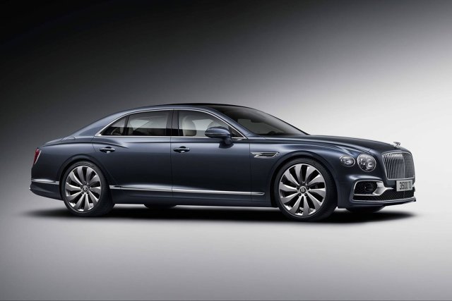 Bentley Flying Spur
Za napęd odpowiada silnik W12 z podwójnym doładowaniem. Sześciolitrowa jednostka zapewnia 635 KM mocy oraz 900 Nm maksymalnego momentu obrotowego. Napęd na wszystkie koła trafia za pośrednictwem 8-biegwej przekładni.
Fot. Bentley Bentley Flying Spur
Za napęd odpowiada silnik W12 z podwójnym doładowaniem. Sześciolitrowa jednostka zapewnia 635 KM mocy oraz 900 Nm maksymalnego momentu obrotowego. Napęd na wszystkie koła trafia za pośrednictwem 8-biegwej przekładni.
Fot. Bentley