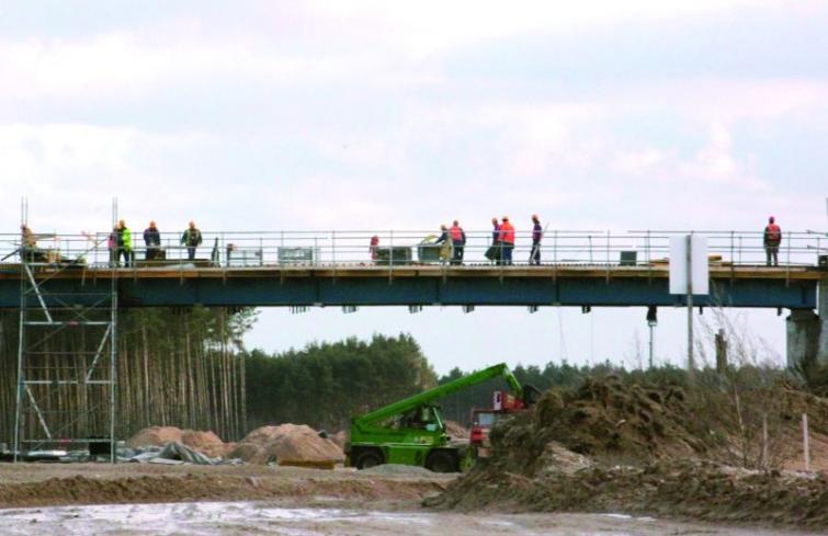 Autostrady A1 i A2 już pękają. A są dopiero w budowie Autostrady A1 i A2 już pękają. A są dopiero w budowie