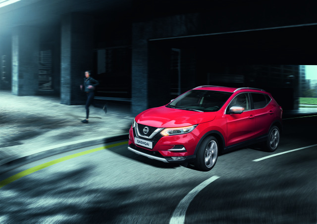 Ceny modelu Qashqai w limitowanej wersji N-Motion rozpoczynają się od 110 890 zł za egzemplarze wyposażone w nowy benzynowy silnik m 1.3 o mocy 140 KM.
Fot. Nissan Ceny modelu Qashqai w limitowanej wersji N-Motion rozpoczynają się od 110 890 zł za egzemplarze wyposażone w nowy benzynowy silnik m 1.3 o mocy 140 KM.
Fot. Nissan