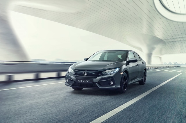 Zmiany w Hondzie Civic obejmują drobny retusz stylizacji oraz ulepszenia systemu informacyjno-rozrywkowego i materiałów zastosowanych w kabinie. Fot. Honda Zmiany w Hondzie Civic obejmują drobny retusz stylizacji oraz ulepszenia systemu informacyjno-rozrywkowego i materiałów zastosowanych w kabinie. Fot. Honda