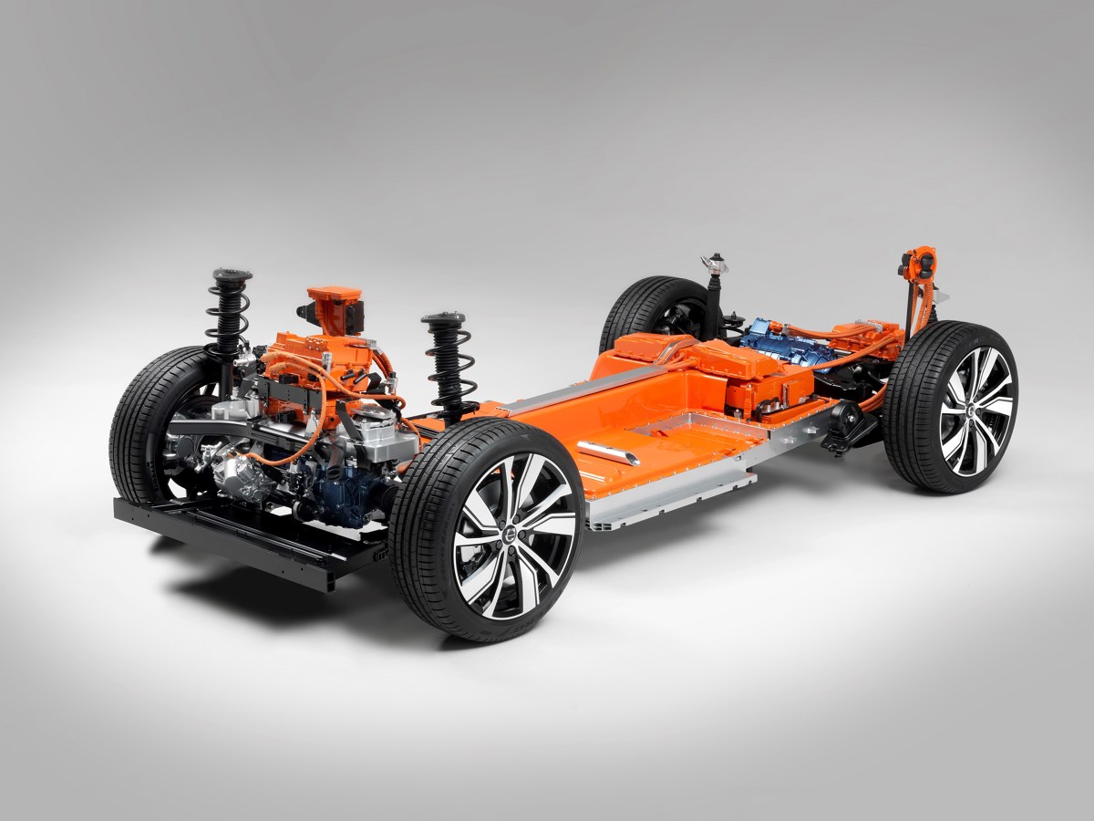 Baterie w elektrycznym Volvo XC40 umieszczono w podłodze. Fot. Volvo Baterie w elektrycznym Volvo XC40 umieszczono w podłodze. Fot. Volvo