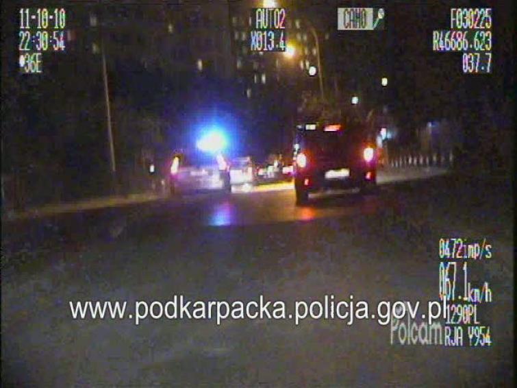 Policyjny pościg za piratem drogowym. Zobacz film Policyjny pościg za piratem drogowym. Zobacz film