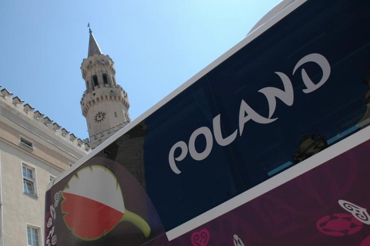 Setra 416. Tym autobusem będzie jeździła reprezentacja Polski podczas Euro 2012 Setra 416. Tym autobusem będzie jeździła reprezentacja Polski podczas Euro 2012
