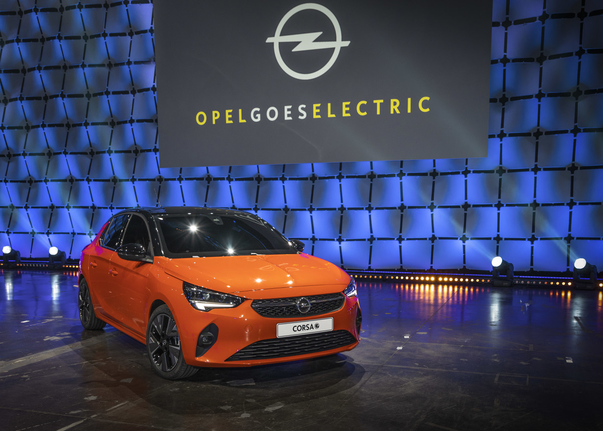 Opel Corsa-e
Elektryczny Opel Corsa ma uzyskiwać zasięg do 330 kilometrów, a ładowanie akumulatorów 50kWh do stanu 80% ma trwać około 30 minut.
Fot. Opel Opel Corsa-e
Elektryczny Opel Corsa ma uzyskiwać zasięg do 330 kilometrów, a ładowanie akumulatorów 50kWh do stanu 80% ma trwać około 30 minut.
Fot. Opel