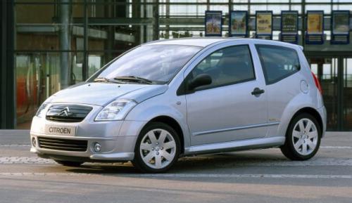 Fot. Citroen: Citroen C2 to typowy pojazd miejski wykorzystujący 60% podzespołów większego modelu C3. Fot. Citroen: Citroen C2 to typowy pojazd miejski wykorzystujący 60% podzespołów większego modelu C3.