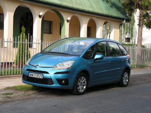 Fot. Maciej Pobocha: Citroen C4 Picasso charakteryzuje się dużą powierzchnią szyb. Przednia, panoramiczna, zachodzi nieco na dach. Fot. Maciej Pobocha: Citroen C4 Picasso charakteryzuje się dużą powierzchnią szyb. Przednia, panoramiczna, zachodzi nieco na dach.