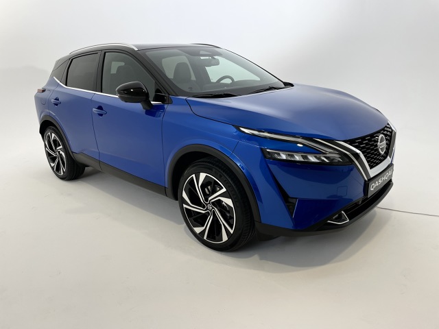 To jedna z ważniejszych premier tego roku. Uwielbiany nie tylko przez polskich klientów Nissan Qashqai doczekał się kolejnej, trzeciej generacji. Podczas prezentacji statycznej, miałem okazję przyjrzeć się egzemplarzowi przedprodukcyjnemu i mogę podzielić się z czytelnikami spostrzeżeniami i przemyśleniami na jego temat.
Fot. Jakub Mielniczak To jedna z ważniejszych premier tego roku. Uwielbiany nie tylko przez polskich klientów Nissan Qashqai doczekał się kolejnej, trzeciej generacji. Podczas prezentacji statycznej, miałem okazję przyjrzeć się egzemplarzowi przedprodukcyjnemu i mogę podzielić się z czytelnikami spostrzeżeniami i przemyśleniami na jego temat.
Fot. Jakub Mielniczak