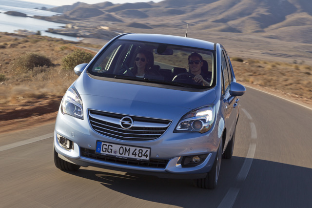 Opel Meriva: turbodoładowany silnik 1.6 CDTI o mocy 70 kW/95 KM uzupełnia ofertę jednostek wysokoprężnych w Merivie Fot: Opel