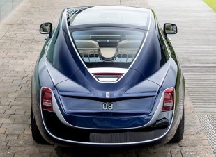 1. Rolls-Royce Sweptail

Cena: 11 200 000 euro

Silnik: 6.7 V12, 453 KM

Prędkość maksymalna: b.d.

Przyspieszenie 0-100 km/h: b.d.

Fot. Rolls-Royce 