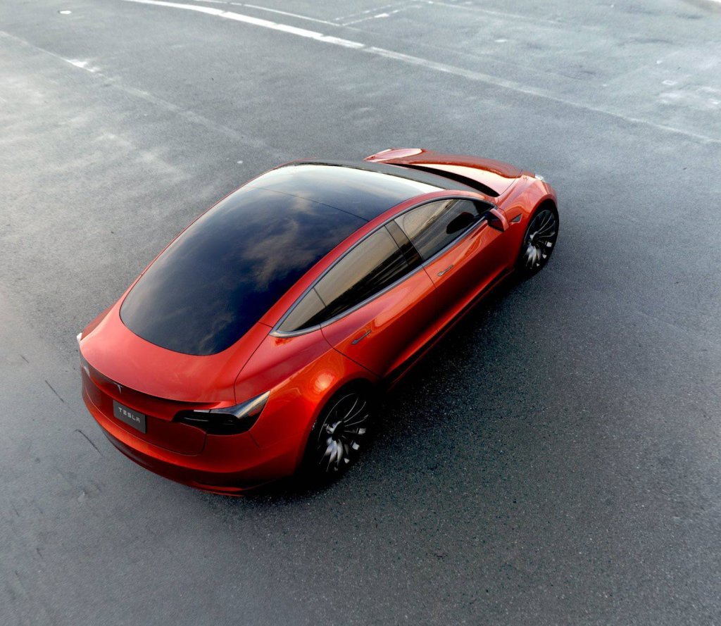Tesla Model 3
Pojazd został wyposażony w baterie produkowane przez Teslę i powstał na nowej płycie podłogowej. Na jednym ładowaniu pokonamy około 350 km, ale trwają prace nad stworzeniem kolejnych wariantów auta z większym zasięgiem / Fot. Tesla Tesla Model 3
Pojazd został wyposażony w baterie produkowane przez Teslę i powstał na nowej płycie podłogowej. Na jednym ładowaniu pokonamy około 350 km, ale trwają prace nad stworzeniem kolejnych wariantów auta z większym zasięgiem / Fot. Tesla