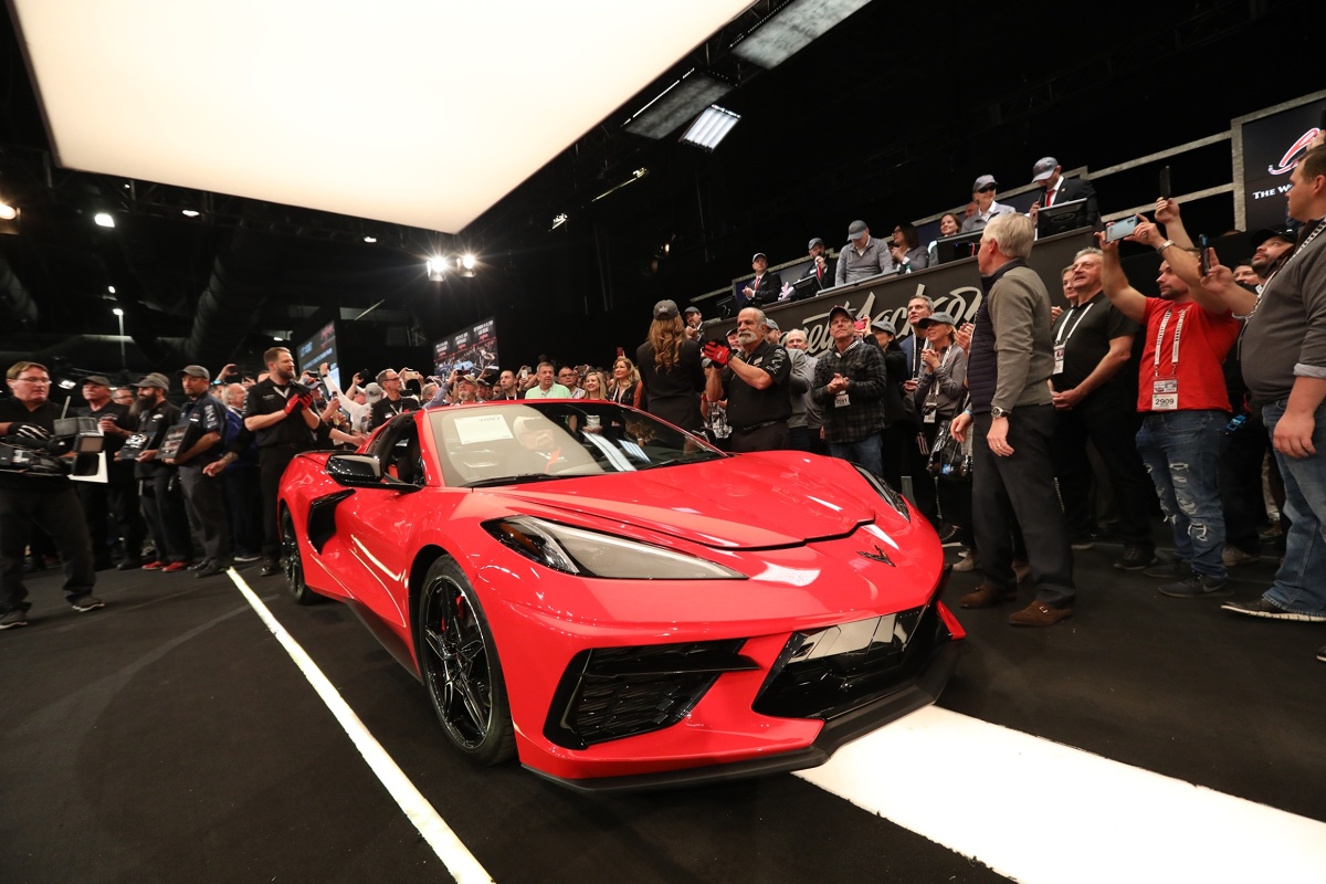 Chevrolet Corvette Stingray z VIN nr 0001 została sprzedany na aukcji Barrett-Jackson Scottsdale w Detroit. Fot. GM Chevrolet Corvette Stingray z VIN nr 0001 została sprzedany na aukcji Barrett-Jackson Scottsdale w Detroit. Fot. GM