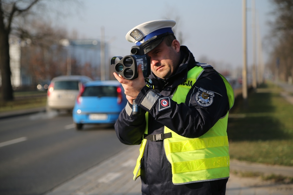 "Bezpieczny weekend – Boże Narodzenie" – taki kryptonim dostała ogólnopolska akcja policji, która potrwa od szóstej rano 21 grudnia (piątek) i zakończy się po sześciu dniach, 26 grudnia o godzinie 22.00.
Fot. Tomasz Holod "Bezpieczny weekend – Boże Narodzenie" – taki kryptonim dostała ogólnopolska akcja policji, która potrwa od szóstej rano 21 grudnia (piątek) i zakończy się po sześciu dniach, 26 grudnia o godzinie 22.00.
Fot. Tomasz Holod