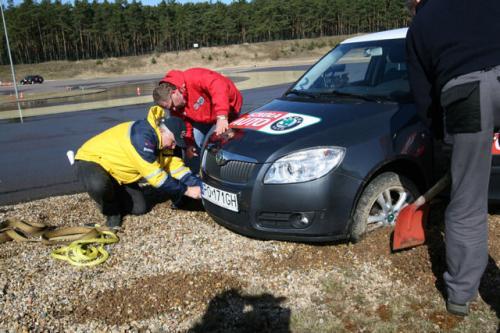 Fot. Szkoła Auto: Niektórzy kierowcy jeżdżą zbyt brawurowo Fot. Szkoła Auto: Niektórzy kierowcy jeżdżą zbyt brawurowo