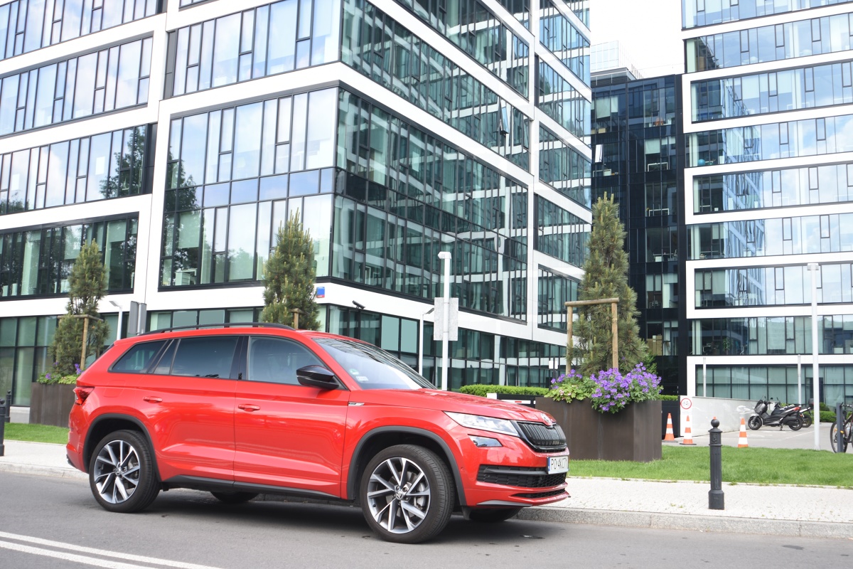 W naszym półrocznym teście długodystansowym Skoda Kodiaq Sportline 2.0 TDI SCR 4x4 (190 KM).
Fot. Mark Snow W naszym półrocznym teście długodystansowym Skoda Kodiaq Sportline 2.0 TDI SCR 4x4 (190 KM).
Fot. Mark Snow