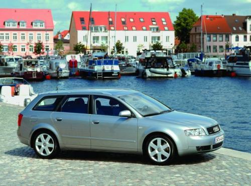 Audi A4 Avant uchodzi za wzór niezawodnego i nowoczesnego pojazdu w swojej klasie. Oferuje sporo miejsca we wnętrzu i godziwe warunki podróż Audi A4 Avant uchodzi za wzór niezawodnego i nowoczesnego pojazdu w swojej klasie. Oferuje sporo miejsca we wnętrzu i godziwe warunki podróż