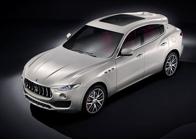 Maserati Levante ma do zaoferowania m.in. inteligentny napęd Q4 na wszystkie koła i 8-biegową automatyczną skrzynię biegów / Fot. Maserati Maserati Levante ma do zaoferowania m.in. inteligentny napęd Q4 na wszystkie koła i 8-biegową automatyczną skrzynię biegów / Fot. Maserati