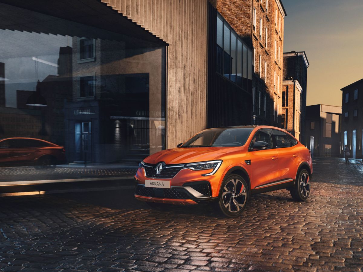 Renault Arkana
Nowe Renault Arkana jest produkowane w zakładzie w Busan w Korei Południowej, gdzie powstaje również model XM3 Renault Samsung Motors. Zamówienia na samochód będzie można składać od maja 2021 roku, a samochody pojawią się w salonach dealerskich już
w czerwcu br. w wersji TCe i w lipcu w wersji E-TECH Hybrid.
Fot. Renault Renault Arkana
Nowe Renault Arkana jest produkowane w zakładzie w Busan w Korei Południowej, gdzie powstaje również model XM3 Renault Samsung Motors. Zamówienia na samochód będzie można składać od maja 2021 roku, a samochody pojawią się w salonach dealerskich już
w czerwcu br. w wersji TCe i w lipcu w wersji E-TECH Hybrid.
Fot. Renault