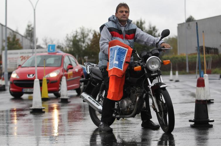 Potężne kolejki po prawo jazdy na motocykl Potężne kolejki po prawo jazdy na motocykl