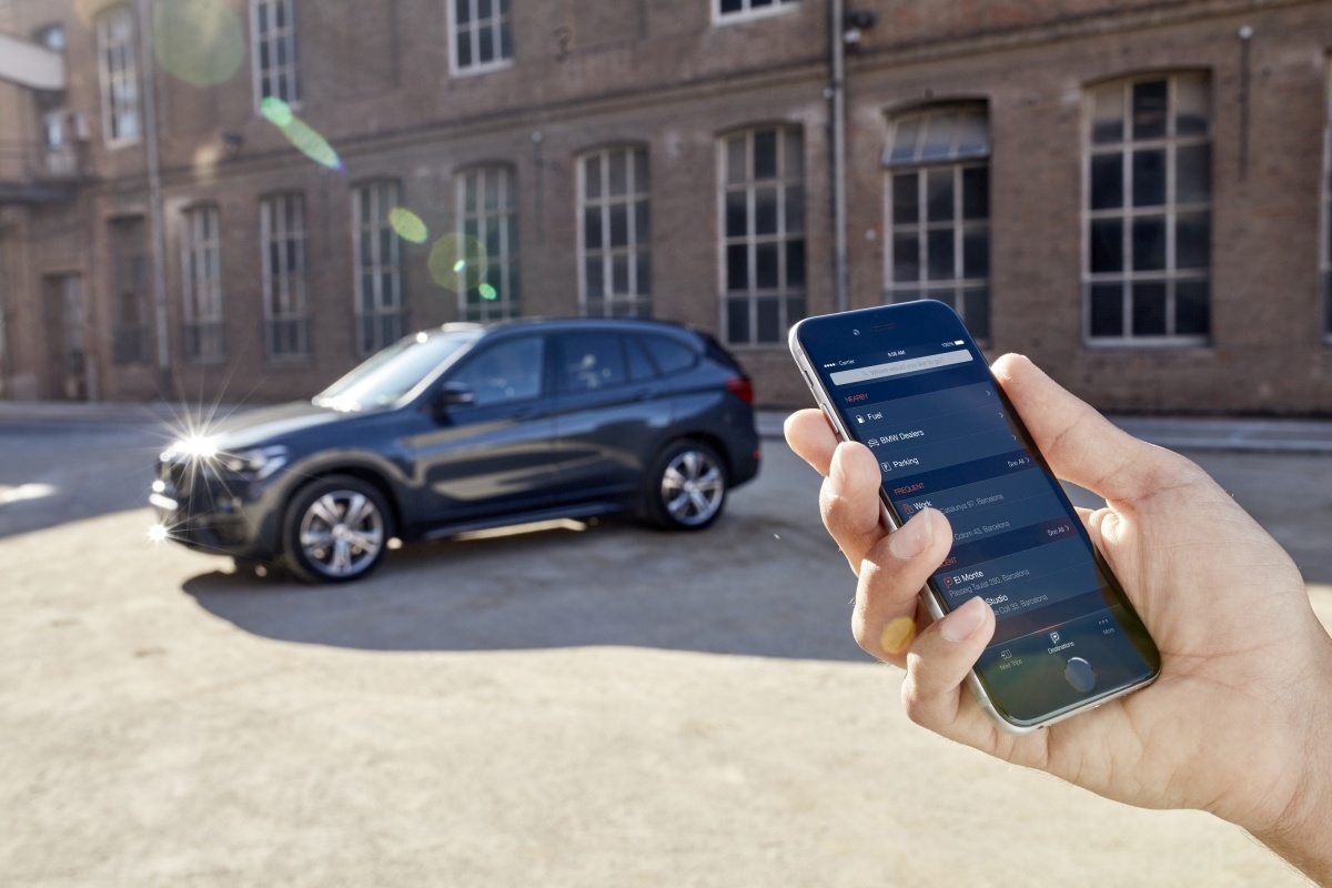 BMW Connected

Rozwiązanie BMW Connected jest dostępne na rynku amerykańskim od 31 marca 2016 r. Od sierpnia będzie również oferowane w Niemczech, Austrii, Wielkiej Brytanii, Włoszech, Francji, Szwajcarii, Belgii, Hiszpanii, Holandii, Danii, Czechach, Norwegii, Polsce, Portugalii, Szwecji, Finlandii, Republice Irlandii i Luksemburgu. P

Fot. BMW 