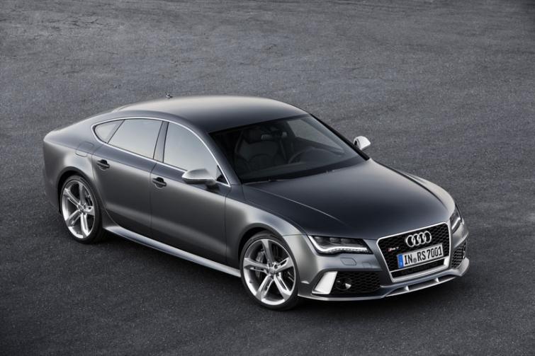 Nadjeżdża Audi Rs 7 Styl I Mniej Niż Cztery Sekundy Do