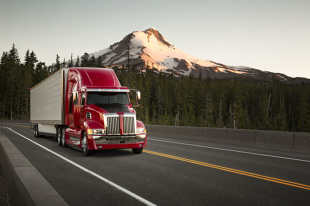 W bieżącym roku Daimler Trucks świętuje w Ameryce Północnej dwa ważne jubileusze – 75-lecie Freightliner Trucks i 50-lecie Western Star Trucks.<br><br>fot. Daimler