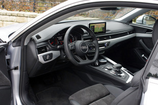 Nowe Audi A5

Jadąc A5 można zadać szyku a przy okazji utrzeć nosa tym, którym się wydaje, że mają szybkie samochody. To wyjątkowo udane połączenie sportu i elegancji.

fot. Dariusz Dobosz