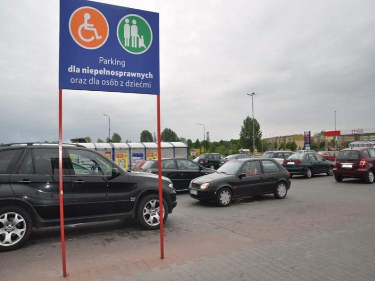 500 złotych! Mandat dla inwalidki, która zaparkowała w miejscu dla niepełnosprawnych 500 złotych! Mandat dla inwalidki, która zaparkowała w miejscu dla niepełnosprawnych